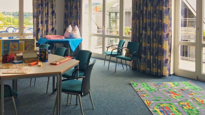 Zuhörerraum für Eltern mit Kleinkindern