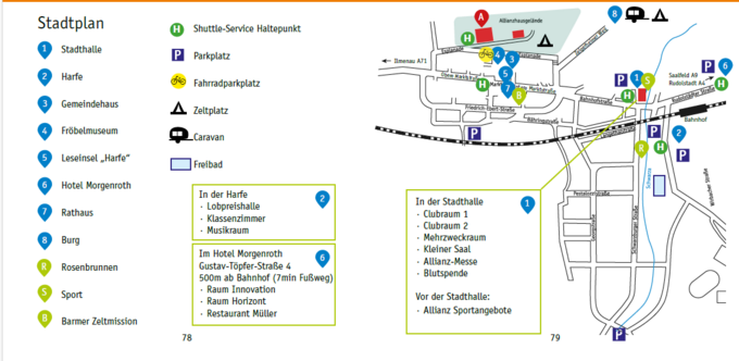 Stadtplan mit wichtigen Orten in einer Stadt, einschließlich der Stadthalle, Gemeindehäuser, Parkplätze und Freizeitmöglichkeiten. Auf der rechten Seite sind spezifische Räume und Einrichtungen im Hotel Morgenroth sowie in der Stadthalle aufgelistet.